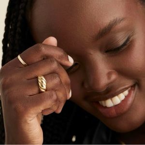 Mejuri Croissant Dôme Ring